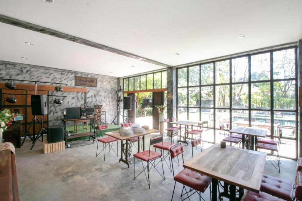 Oyo 75374 Baan Rak Mai Kanchanaburi Exterior foto
